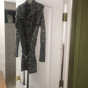 GAP Black and White Sweater Jacket w/ Belt